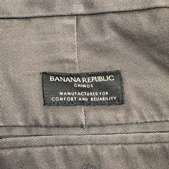 Men’s Banana Republic Gray Chino Pants. Size 35 X 32 - Picture 4 of 4